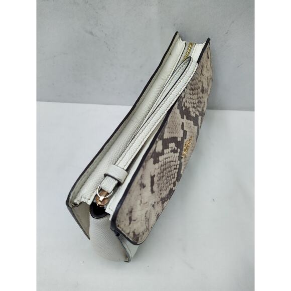Coach White Leather Snakeskin Detail Credit Card Zipper Closure Clutch - Picture 15 of 15